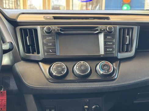 Used 2016 Toyota RAV4 LE FWD image 14