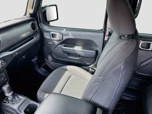 Used 2023 Jeep Gladiator Sport AWD/4WD image 5