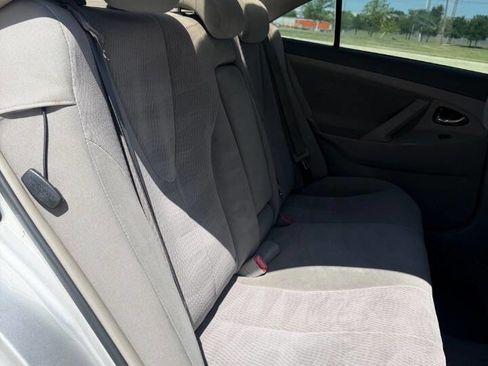 Used 2010 Toyota Camry LE image 10