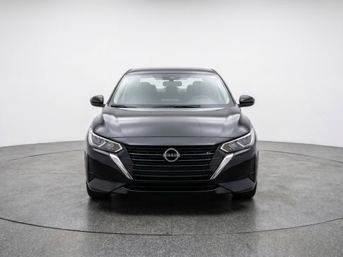 Used 2025 Nissan Sentra SV FWD image 2