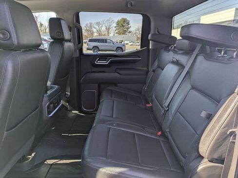Used 2022 GMC Sierra 1500 SLT w/ SLT Convenience Package image 29