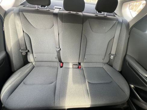 Used 2025 Kia K4 LXS image 34