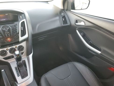 Used 2014 Ford Focus SE w/ Equipment Group 201A image 11