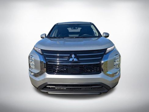 New 2026 Mitsubishi Outlander ES image 8