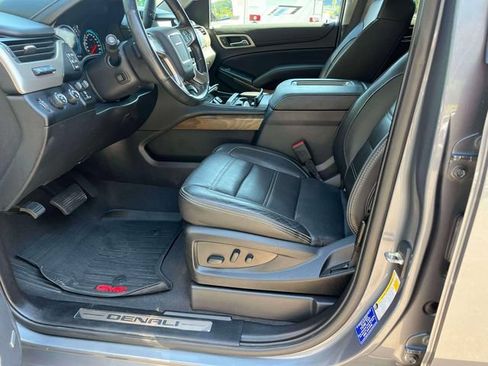 Used 2019 GMC Yukon XL Denali AWD/4WD image 31