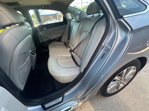 Used 2017 Hyundai Sonata Limited w/ Ultimate Package 04 FWD image 11