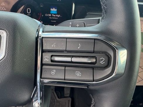 Used 2026 GMC Acadia Elevation w/ Elevation Premium Package FWD image 16