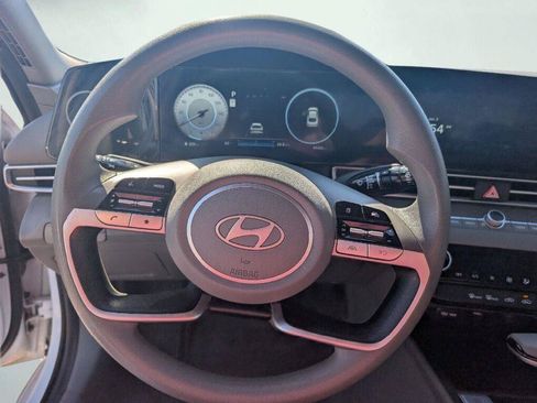 Used 2024 Hyundai Elantra SEL FWD image 30