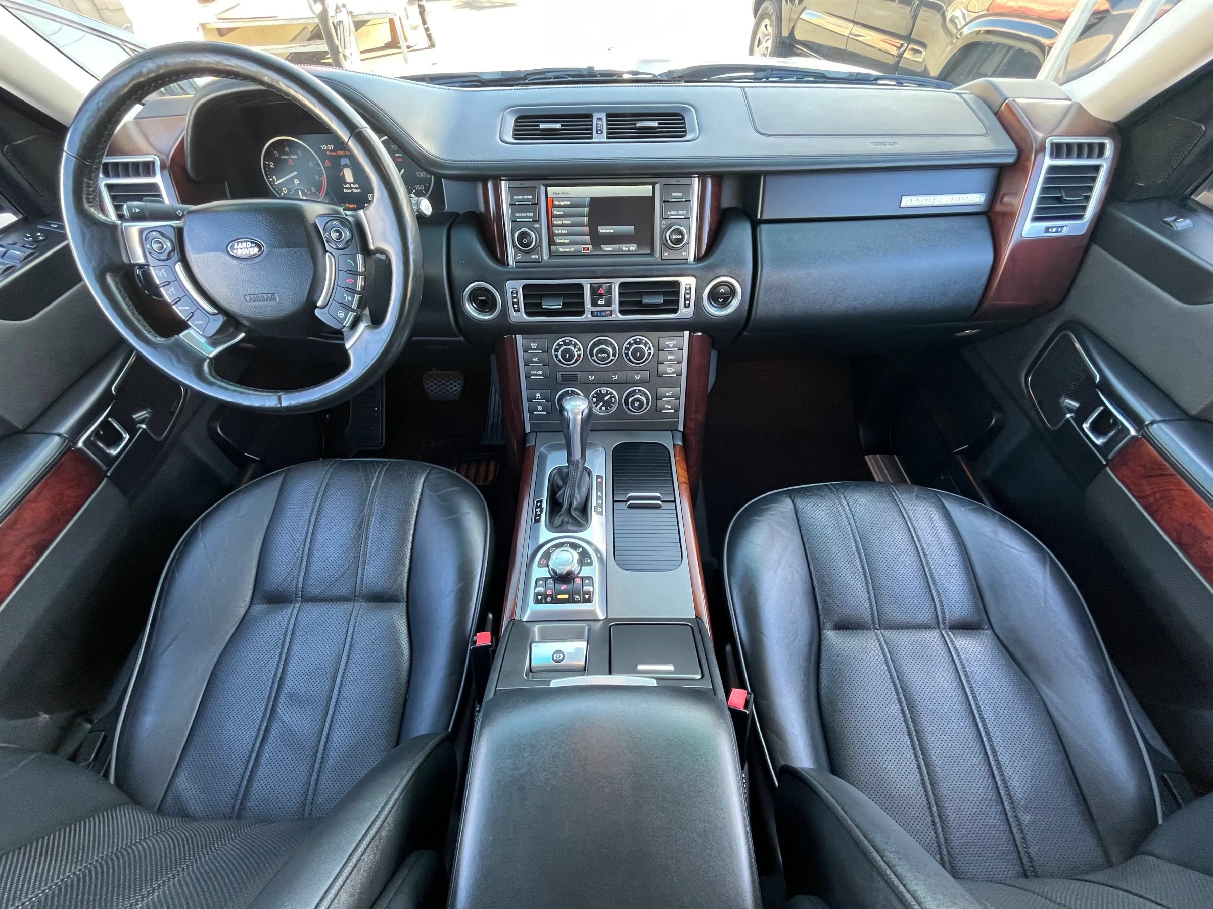 Used 2011 Land Rover Range Rover HSE LUX AWD/4WD image 19