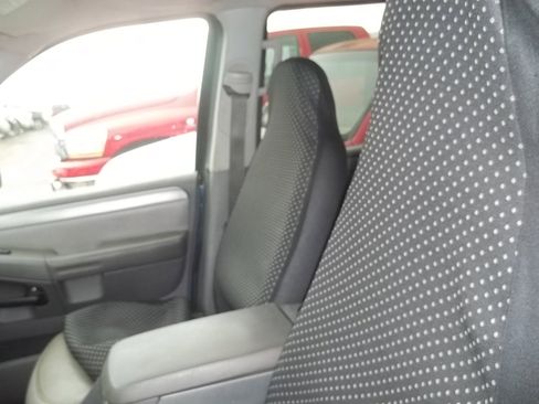 Used 2005 Ford Explorer Sport XLT image 15