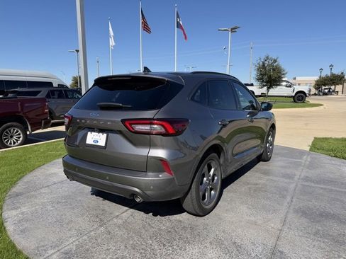 Certified 2023 Ford Escape ST-Line w/ Tech Pack #1 image 6