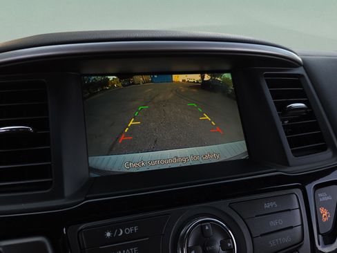 Used 2020 Nissan Pathfinder S image 22