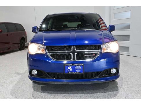 Used 2020 Dodge Grand Caravan SXT FWD image 4