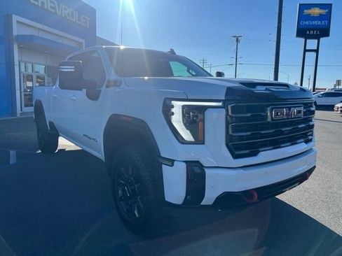 Used 2025 GMC Sierra 2500 AT4 AWD/4WD image 3