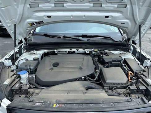 Used 2024 Volvo XC40 B5 Plus w/ Protection Package Premier AWD/4WD image 27