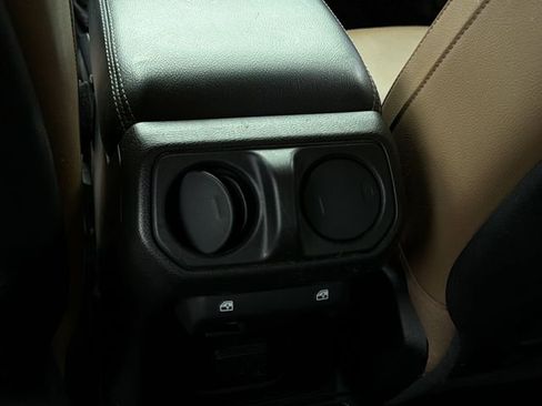 Used 2021 Jeep Gladiator Rubicon AWD/4WD image 19