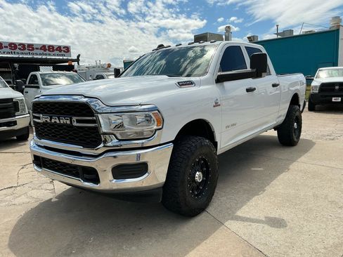 Used 2021 RAM 2500 Tradesman w/ Chrome Appearance Group AWD/4WD image 2