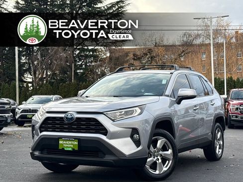 Used 2021 Toyota RAV4 XLE Premium image 1