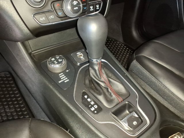 Used 2023 Jeep Cherokee Trailhawk w/ Trailer Tow Group AWD/4WD image 17
