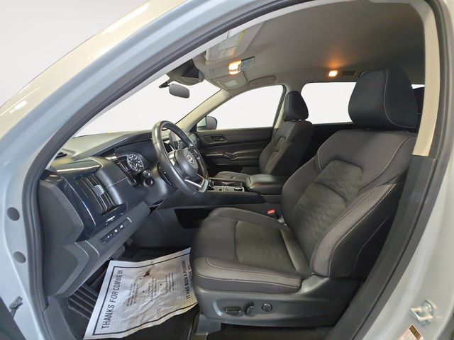 Certified 2025 Nissan Pathfinder SV AWD/4WD image 11