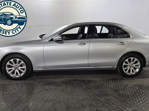 Used 2018 Mercedes-Benz E 300 4MATIC w/ Premium 3 Package (Q03) image 4