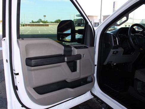 Used 2018 Ford F250 XLT AWD/4WD image 9
