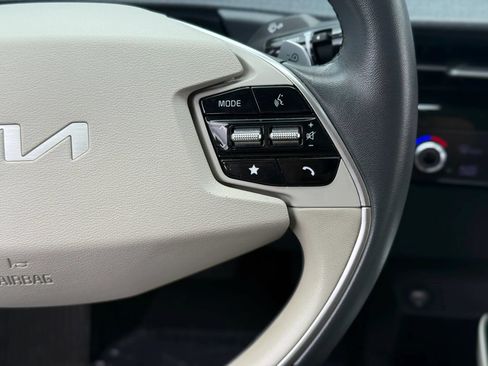 Used 2022 Kia EV6 Wind RWD image 19