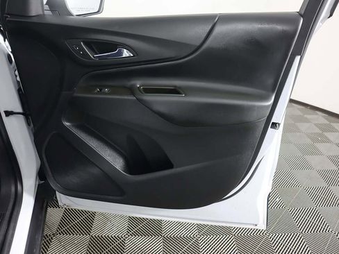 Used 2023 Chevrolet Equinox LT image 23