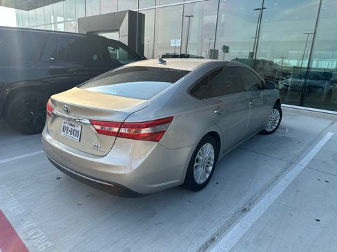 Used 2014 Toyota Avalon Limited FWD image 6