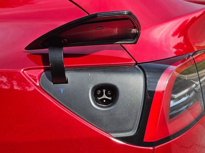 Used 2025 Tesla Model Y Long Range RWD image 31