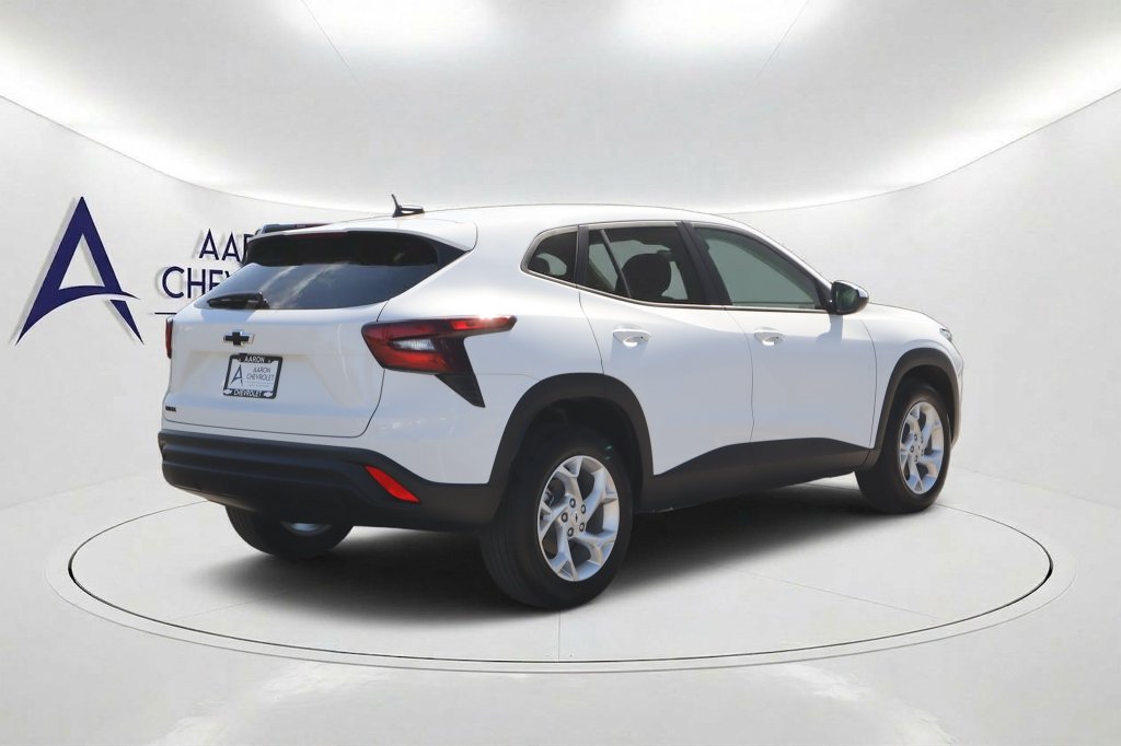 New 2026 Chevrolet Trax LS w/ LS Convenience Package FWD image 4