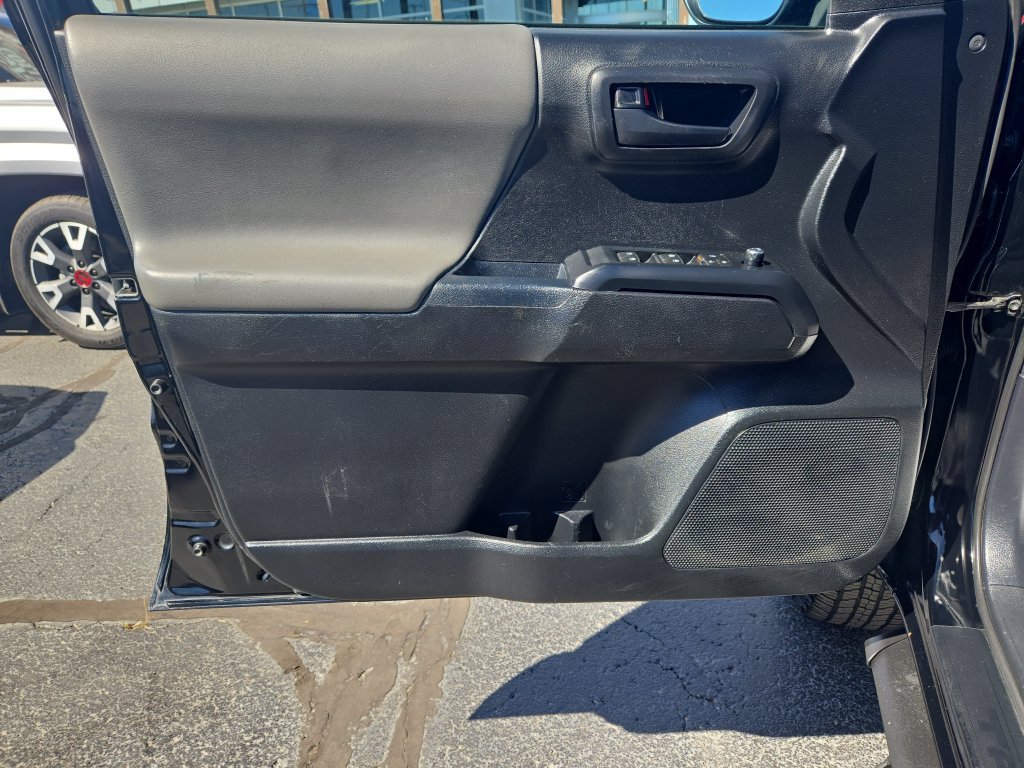 Used 2017 Toyota Tacoma SR w/ Tow Package AWD/4WD image 11