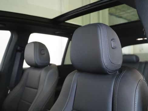 Used 2025 Mercedes-Benz GLE 350 4MATIC image 12