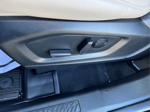 Used 2023 Ford Explorer XLT w/ Equipment Group 202A image 11