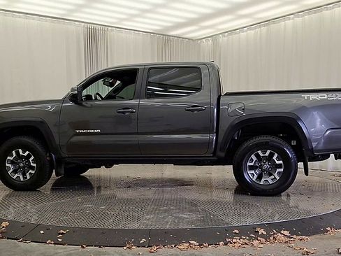 Certified 2017 Toyota Tacoma TRD Sport image 2