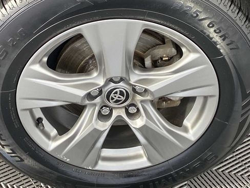 Used 2023 Toyota RAV4 LE AWD/4WD image 27