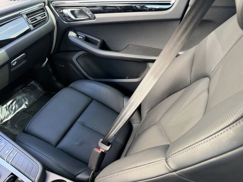 Certified 2021 Porsche Macan image 21