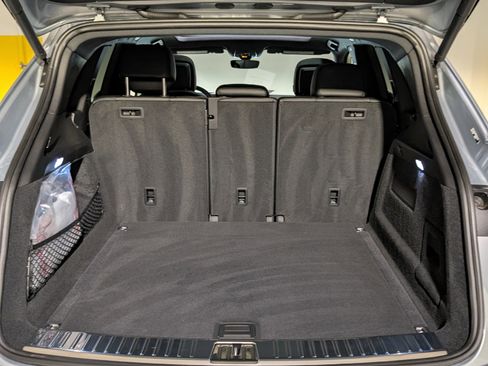Certified 2025 Porsche Cayenne AWD/4WD image 23
