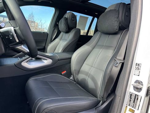 Used 2026 Mercedes-Benz GLS 580 4MATIC image 24