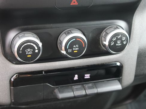 Used 2022 RAM 1500 Tradesman AWD/4WD image 16