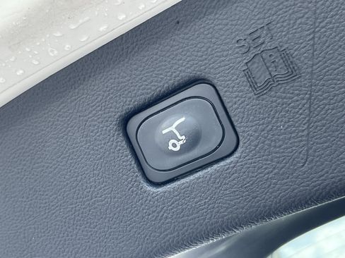 Used 2023 Ford Edge SEL w/ Convenience Package AWD/4WD image 8