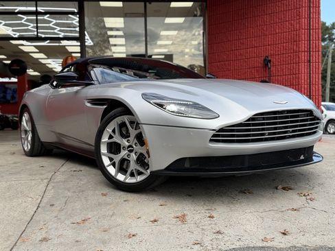 Used 2019 Aston Martin DB11 Volante image 8