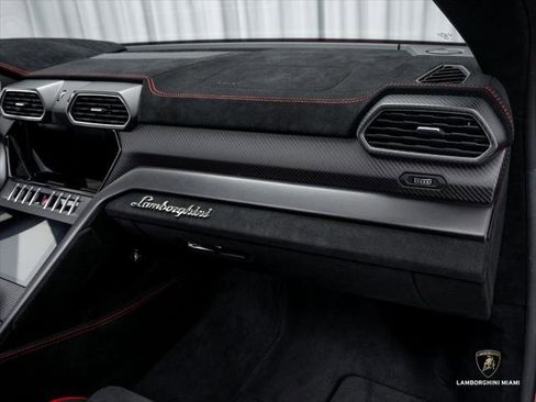 Used 2023 Lamborghini Urus Performante AWD/4WD image 49
