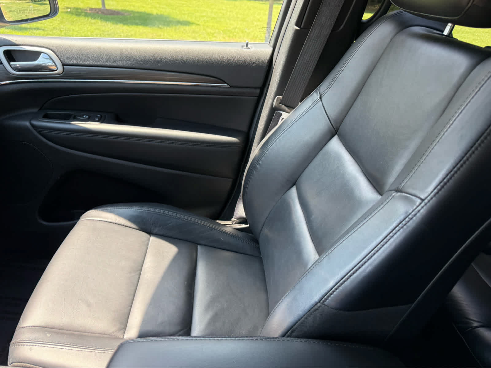 Used 2022 Jeep Grand Cherokee Limited AWD/4WD image 26