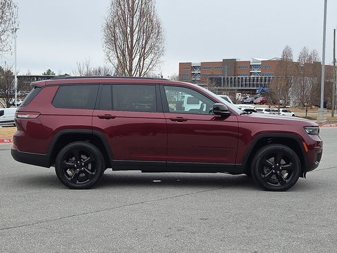 Used 2024 Jeep Grand Cherokee L Altitude image 6