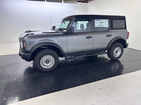 Used 2025 Ford Bronco 4-Door image 8