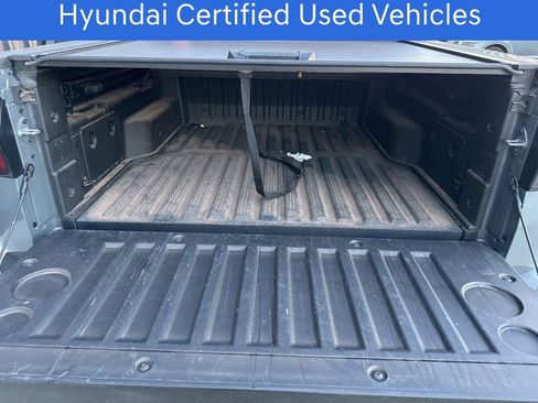 Certified 2025 Hyundai Santa Cruz SEL image 18