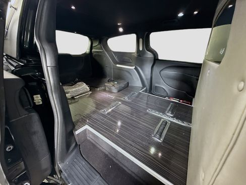 Used 2022 Chrysler Pacifica Touring-L w/ S Appearance Package image 27