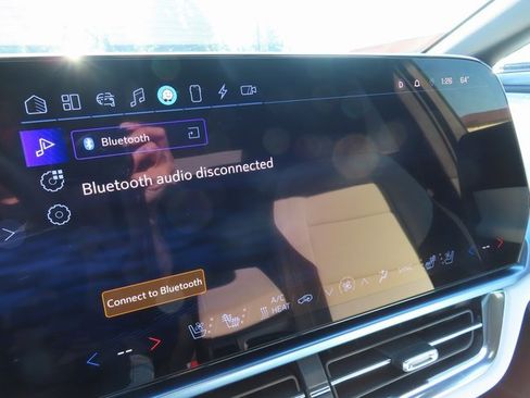 Used 2025 Chevrolet Equinox EV LT w/ Convenience Package II image 23