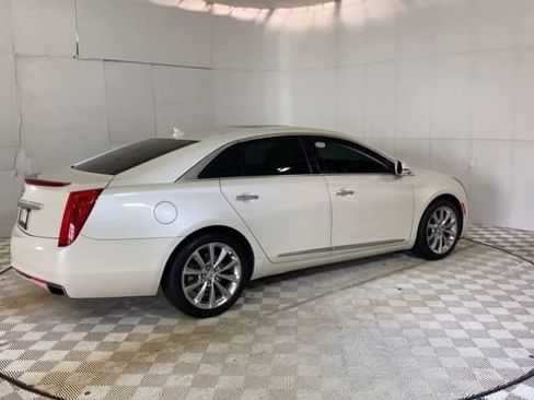 Used 2014 Cadillac XTS Premium w/ Driver Assist Package FWD image 3
